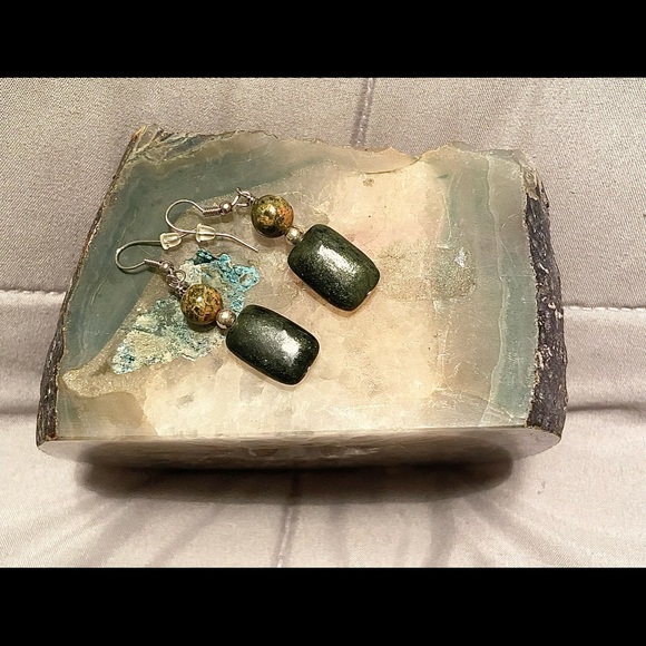Designs By Janelle-Handmade Silver Wire Jewelry Moss Jade Bracelet with Earrings - Picture 3 of 13